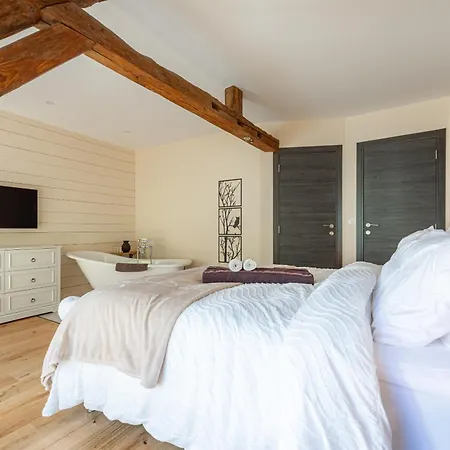 Le Moulin De Mes Garcons Bed & Breakfast 3*