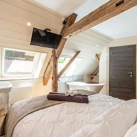 Le Moulin De Mes Garcons Bed & Breakfast 3*